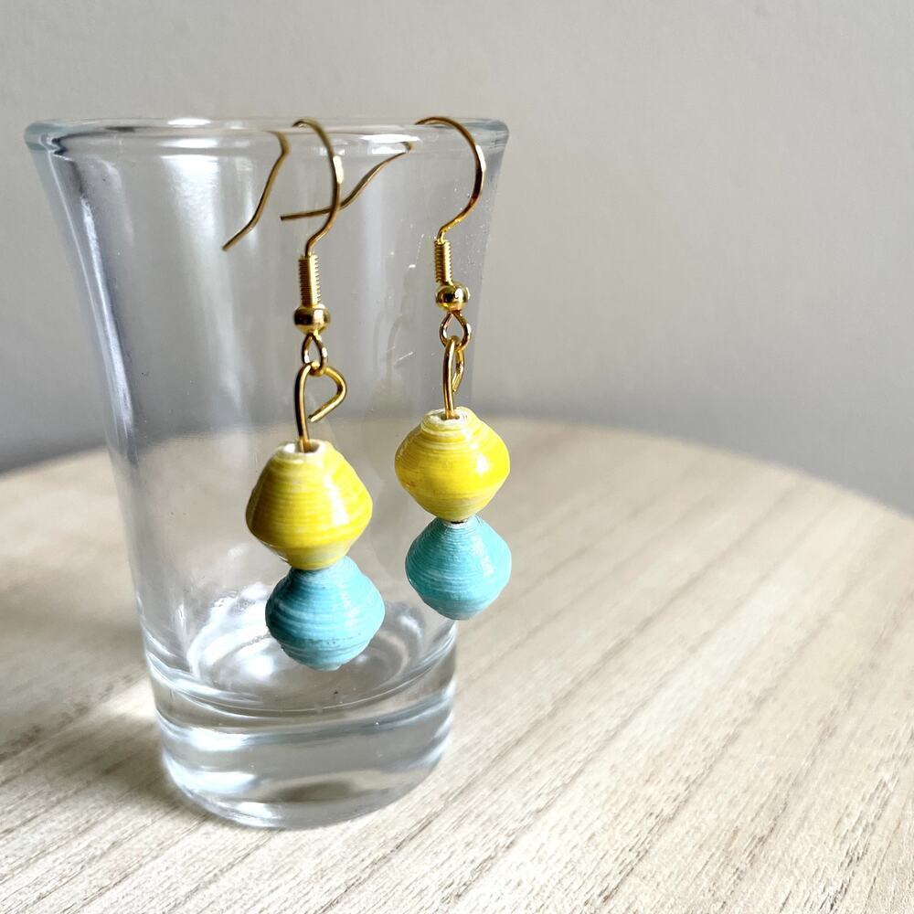 Monique Beaded Earrings NWT handmade metallic delicate lightweight vintage state